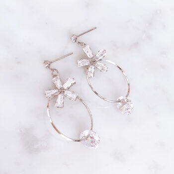 Zirconia Flower Circle Style ピアス/イヤリング