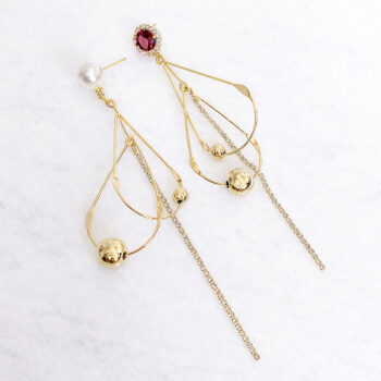 Luxury Mysterious Zirconia ピアス