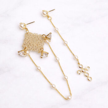 Cross Zirconia ＆ Pearl Asymmetry ピアス/イヤリング