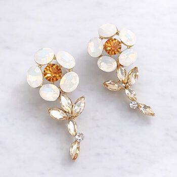 Pale Opal Flower ピアス/イヤリング