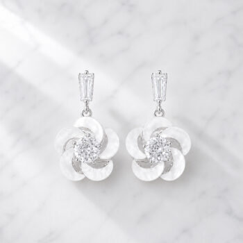 Elegant Shell Flower Zirconia ピアス＆イヤリング/Silver【ニッケルフリー】