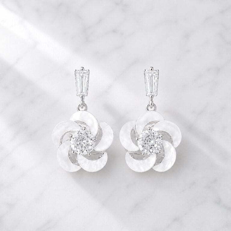Elegant Shell Flower Zirconia ピアス＆イヤリング/Silver【ニッケルフリー】