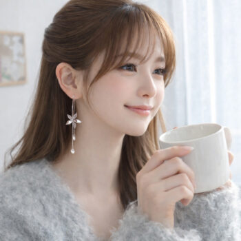 Dress Zirconia Grace Flower フープピアス