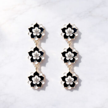 Monochrome 3flower ピアス