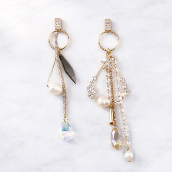 Feather Flower アシンメトリーピアス