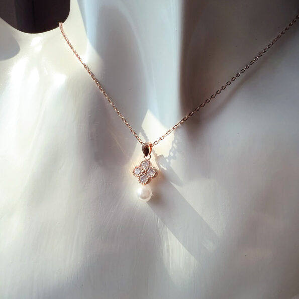 Mini Pearl Clover ネックレス【ニッケルフリー】 | KTY