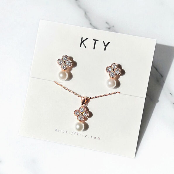 Mini Pearl Clover ピアス/イヤリング【ニッケルフリー】 | KTY