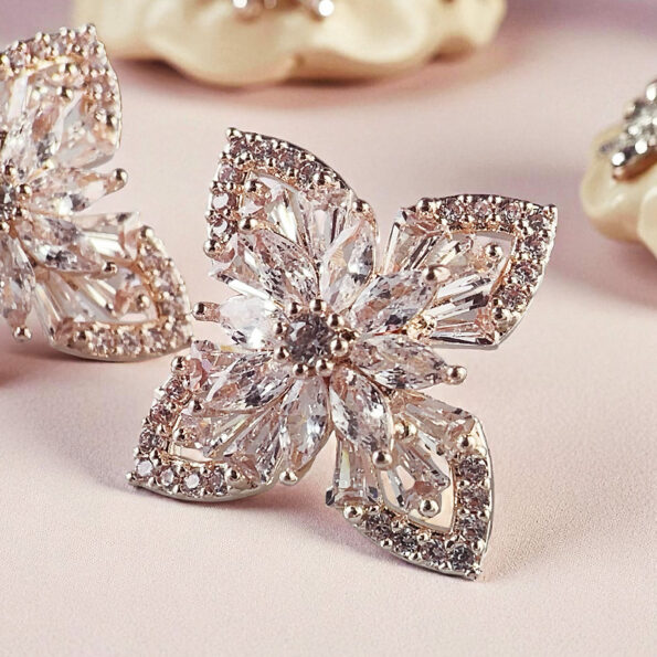 CUBE＆Flower ピアスイヤリング Elegant Flower Cubic ピアス/イヤリング | KTY