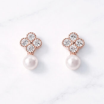 Mini Pearl Clover ピアス/イヤリング【ニッケルフリー】