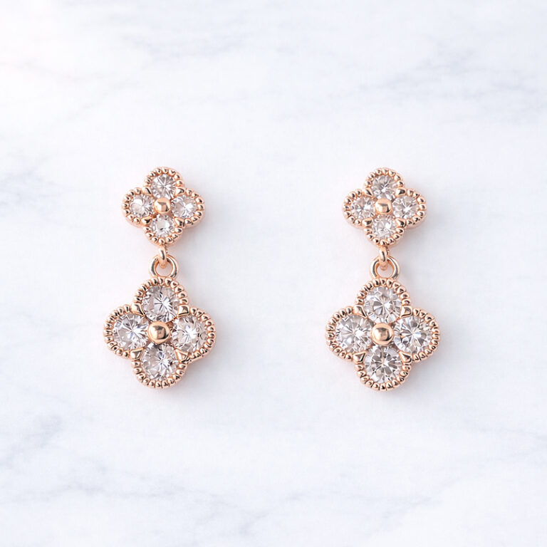 Mini Brilliant Clover ピアス/イヤリング【ニッケルフリー】