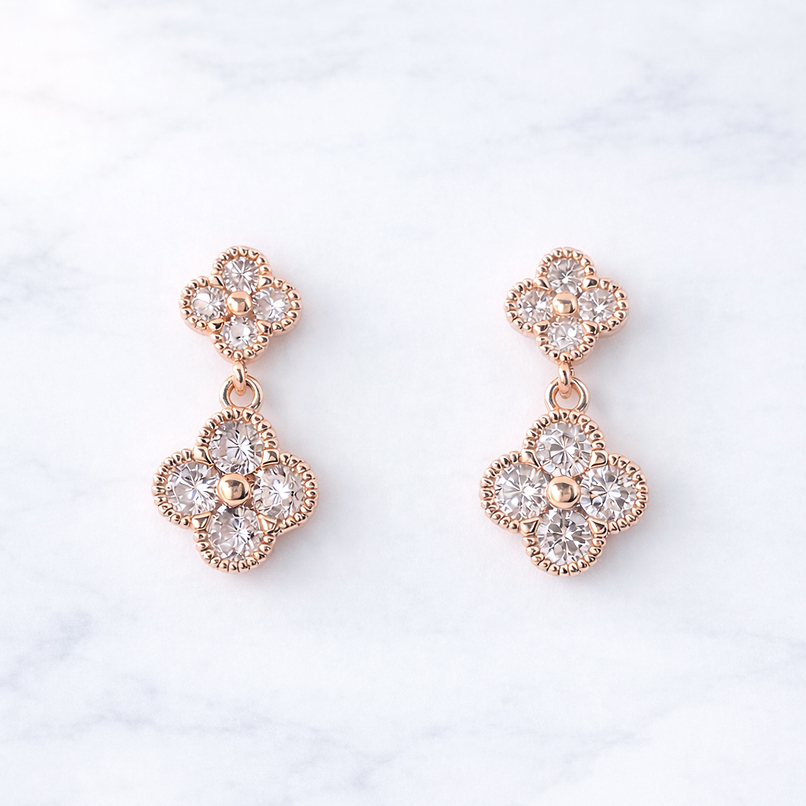 Mini Brilliant Clover ピアス/イヤリング【ニッケルフリー】