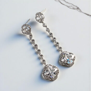 Jewel 2Clover ピアス【ロジウムコーティング】