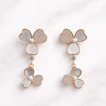 Lueur Clover Double Drop ピアス【ニッケルフリー】