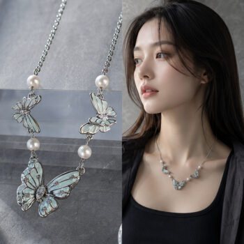 Aurelia Étoile Butterfly ネックレス